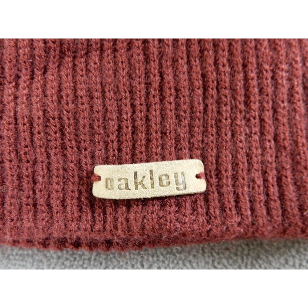 Oakley Beanie Hat Maroon Ribbed Cap Logo Winter Warm Ski Snowboard Skate - Picture 2 of 7